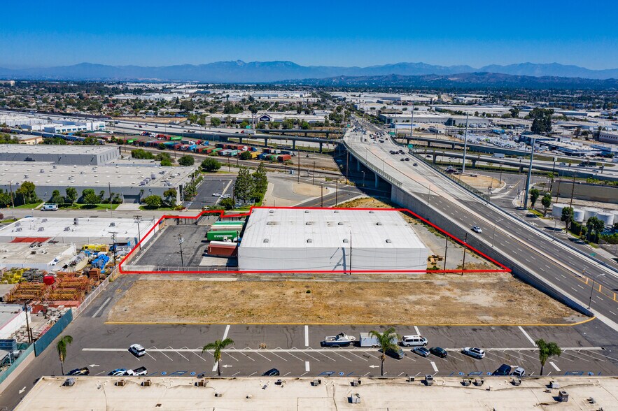 More Photos Of 13360 Molette St, Santa Fe Springs Warehouse For Lease