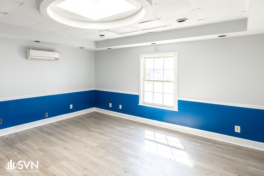 More Photos Of 3899 Winchester Rd, Lexington Light Manufacturing For Lease