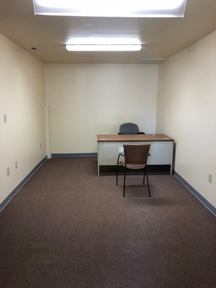 More Photos Of 16411 Jefferson Davis Hwy, Chester Warehouse For Lease
