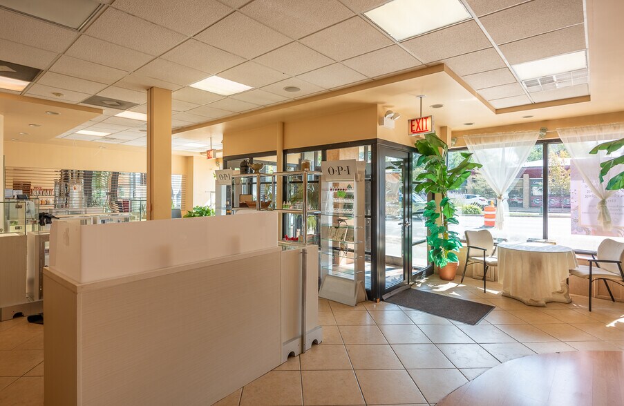 More Photos Of 2150 W 95th St, Chicago Storefront Retail Office For Sale