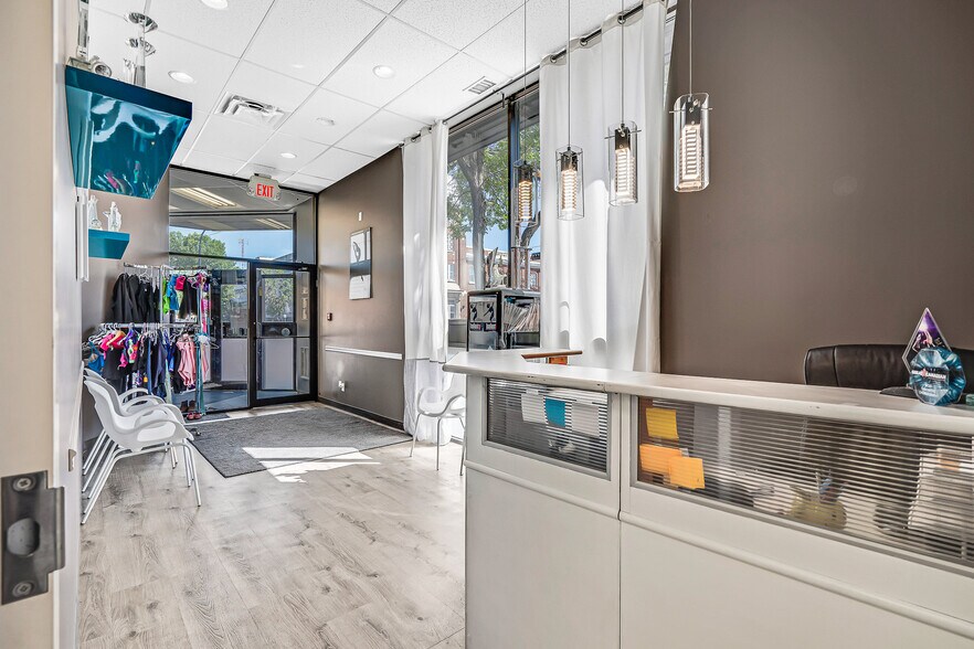 More Photos Of 4916 50 Av, Lloydminster General Retail For Lease