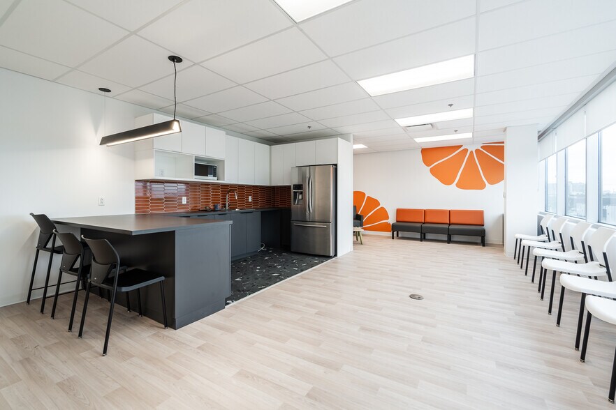 More Photos Of 8000 Boul Décarie, Montréal Office For Lease