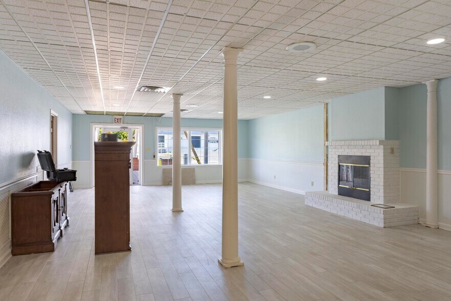 More Photos Of 2415 N Ocoee St, Cleveland Funeral Home For Sale