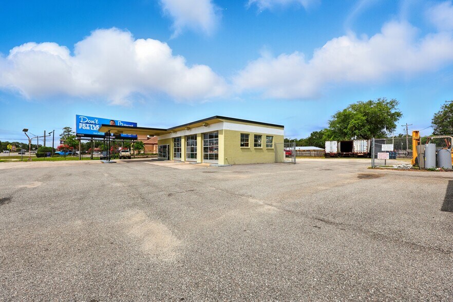 More Photos Of 110 N State Road 19, Palatka Auto Repair For Sale
