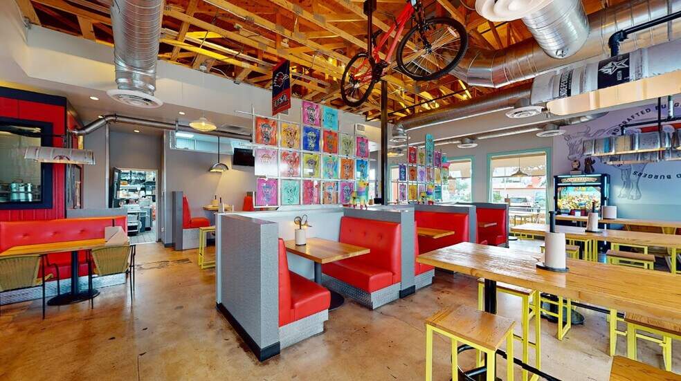 More Photos Of 6819 N Loop 1604 W, San Antonio Restaurant For Lease