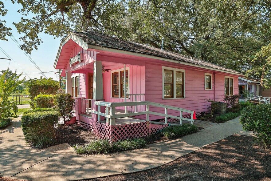 More Photos Of , Spring General Retail For Sale