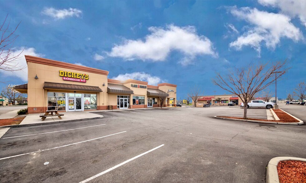 More Photos Of 3505 Coffee Rd, Bakersfield Freestanding For Sale