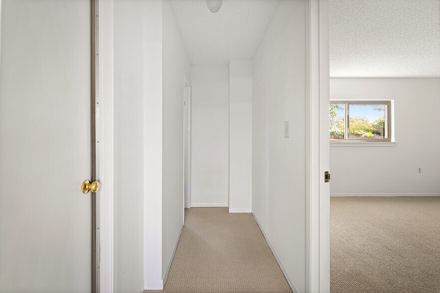 More Photos Of 611 Hendley St, Santa Rosa Apartments For Sale
