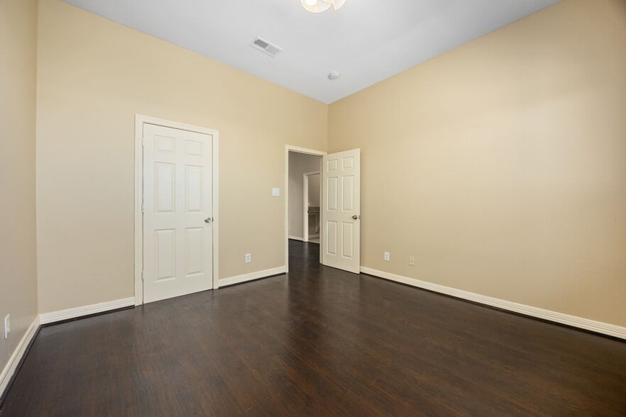 More Photos Of 12989 Bellaire Blvd, Houston Storefront For Sale