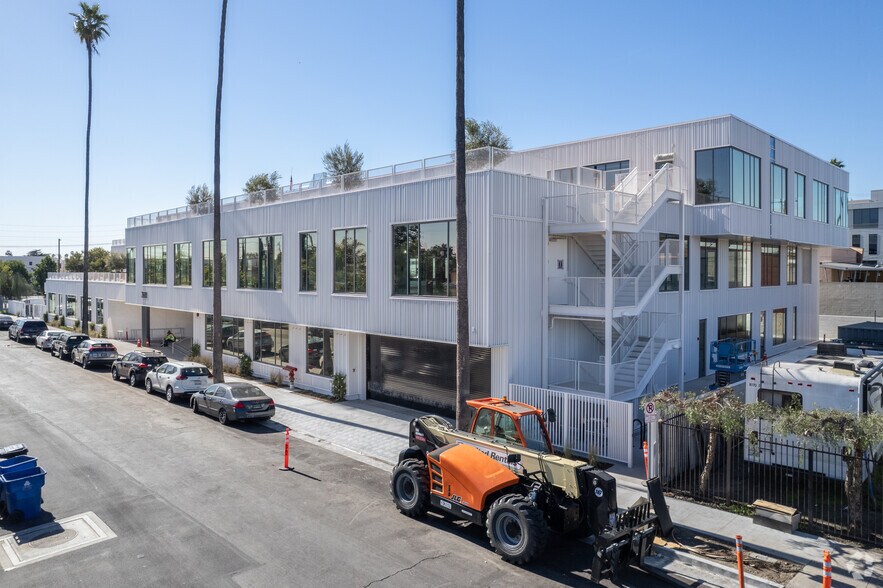 Primary Photo Of 3609 S 10th Ave, Los Angeles Office For Lease