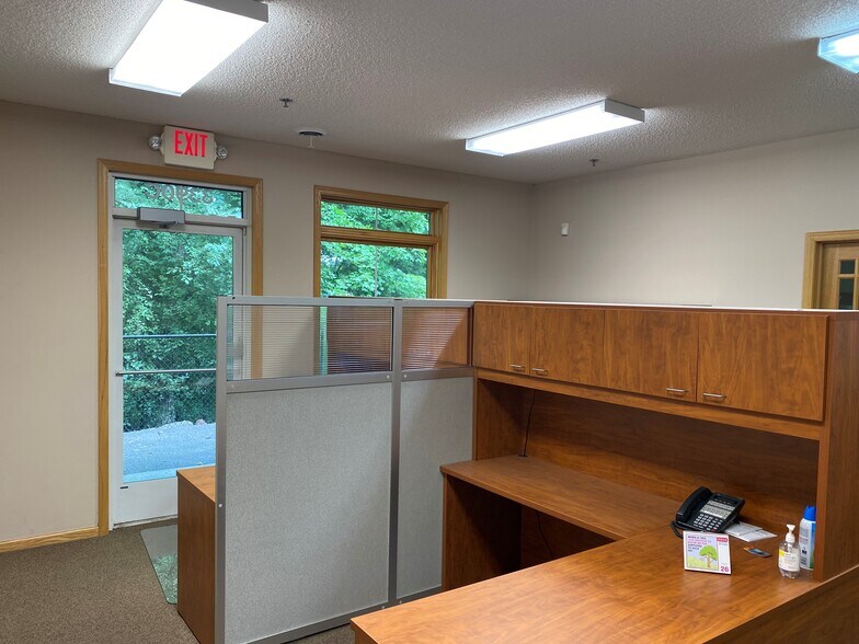 More Photos Of 3390 Annapolis Ln N, Plymouth Medical For Lease