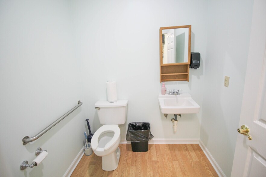 More Photos Of 625 Atlantic Blvd, Atlantic Beach Medical For Lease