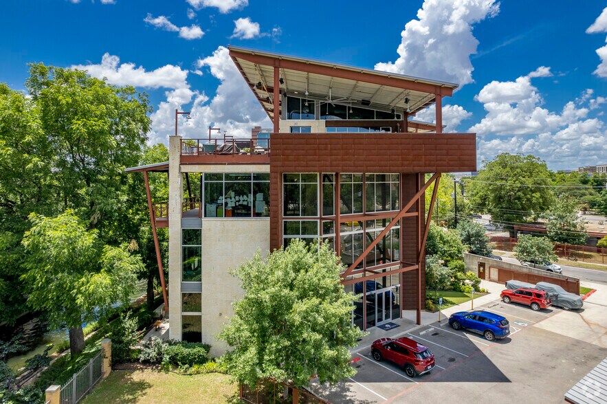 More Photos Of 102 9th St, San Antonio Office For Sale