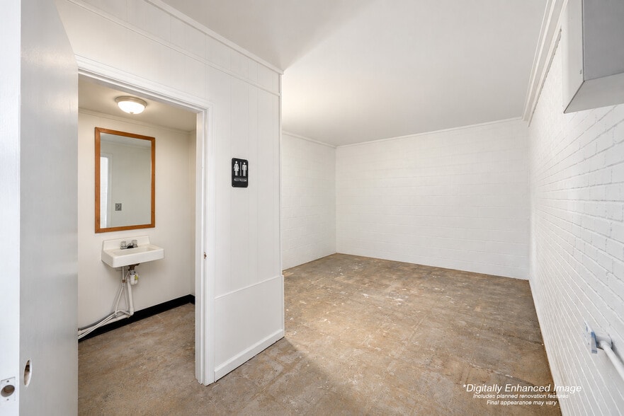 More Photos Of 121 Thompson St, Pittsboro Freestanding For Lease