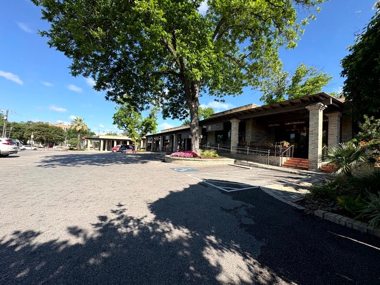 More Photos Of 5800 Broadway St, San Antonio Unknown For Lease