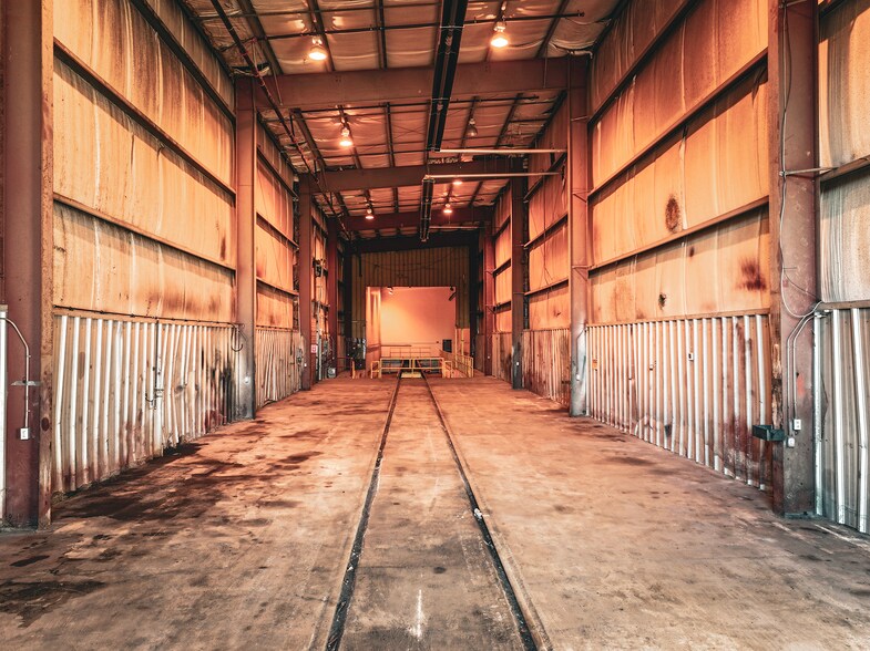 More Photos Of 204 Hillyard St, Hamilton Industrial For Lease