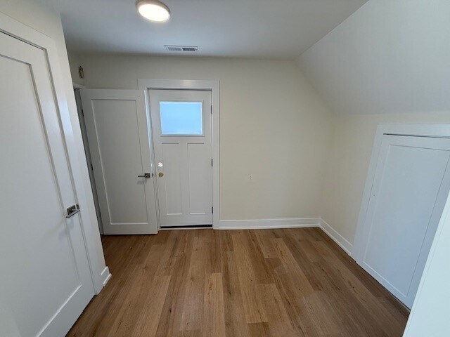 More Photos Of 9525 Southview Ave, Brookfield Warehouse For Lease