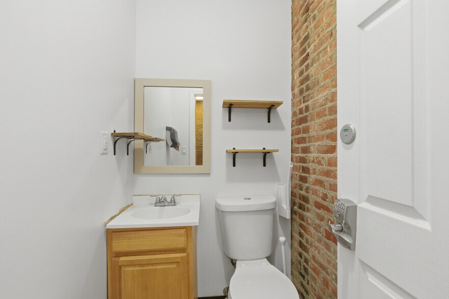 More Photos Of 816 6th Ave, New York Flex For Sale