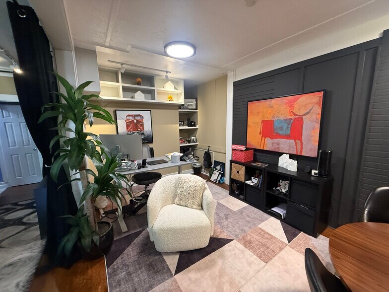 More Photos Of 110 E 5th Ave, Mount Dora General Retail For Lease