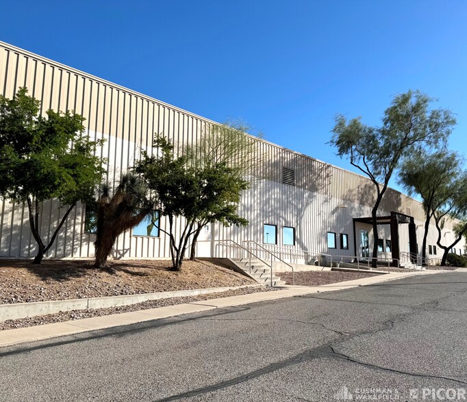 More Photos Of 2929 E Corona Rd, Tucson Light Distribution For Lease