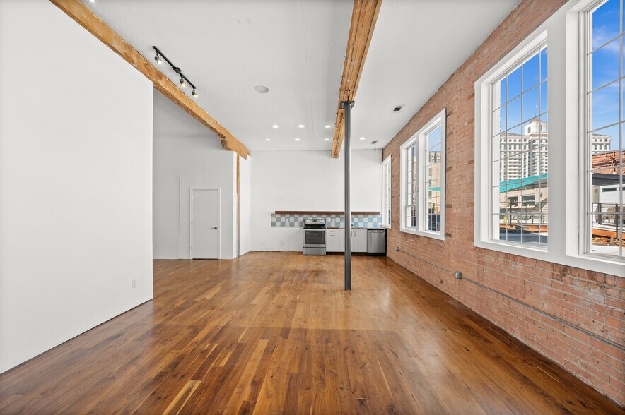 More Photos Of 623-627 S State St, Salt Lake City Storefront Retail Office For Lease