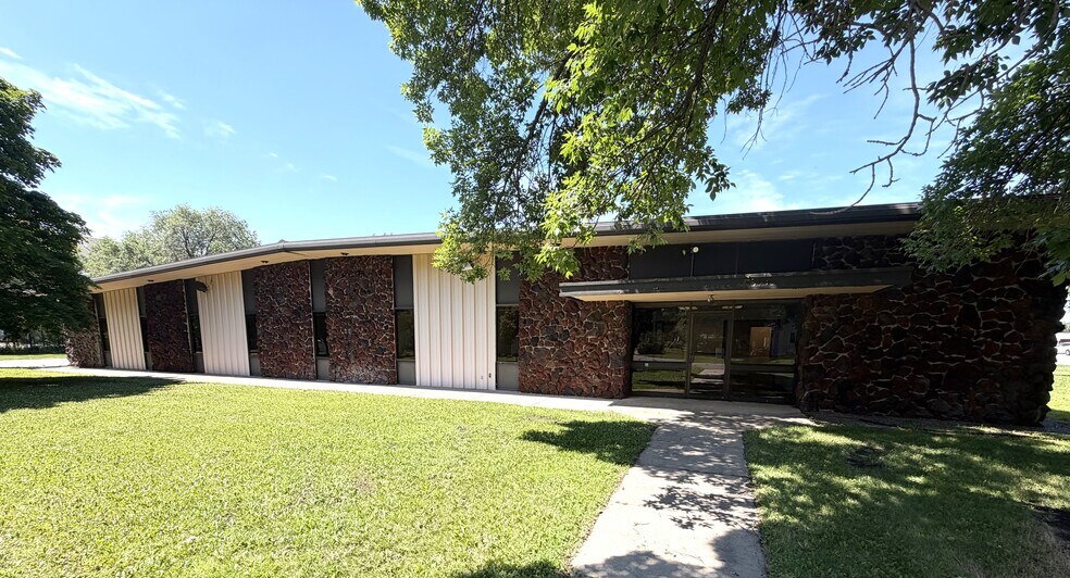 More Photos Of 245 37th Ave N, Saint Cloud Office For Sale