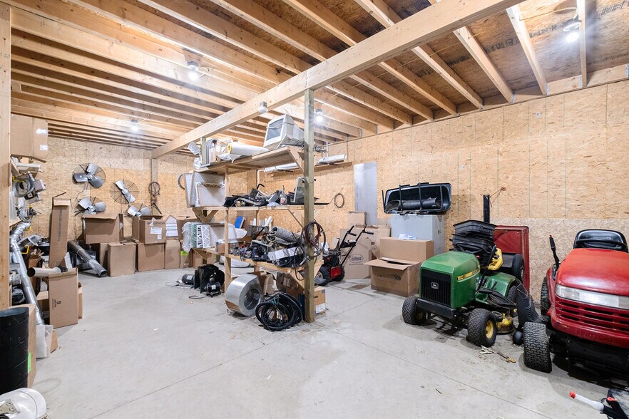 More Photos Of 2170 Lavelle Rd, Flint Flex For Sale