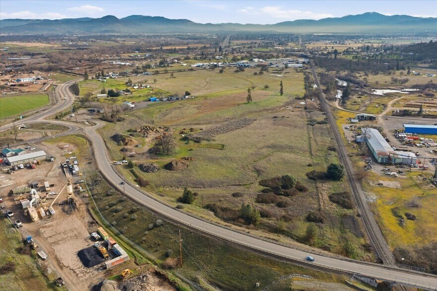 More Photos Of 7505 Blackwell rd, Central Point Land For Sale