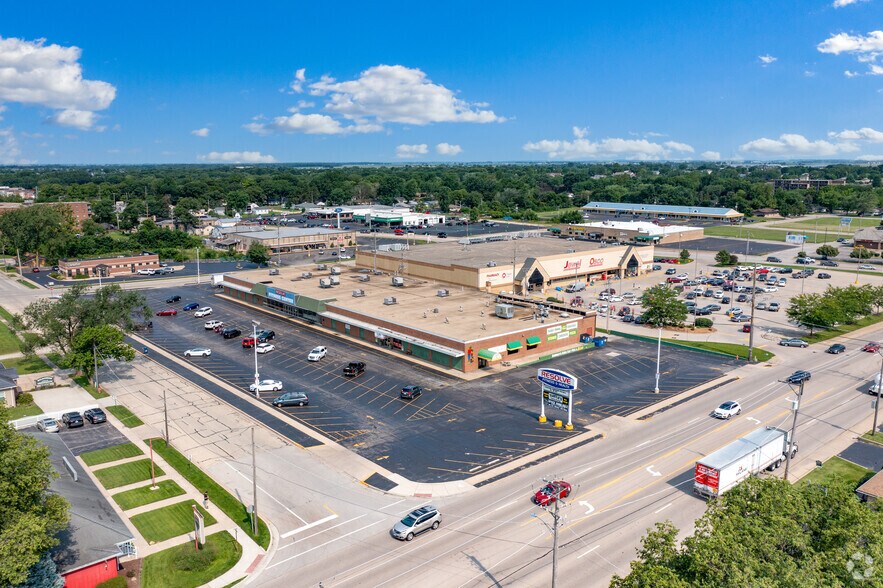 Primary Photo Of 110-180 E Waverly St, Morris Storefront For Lease