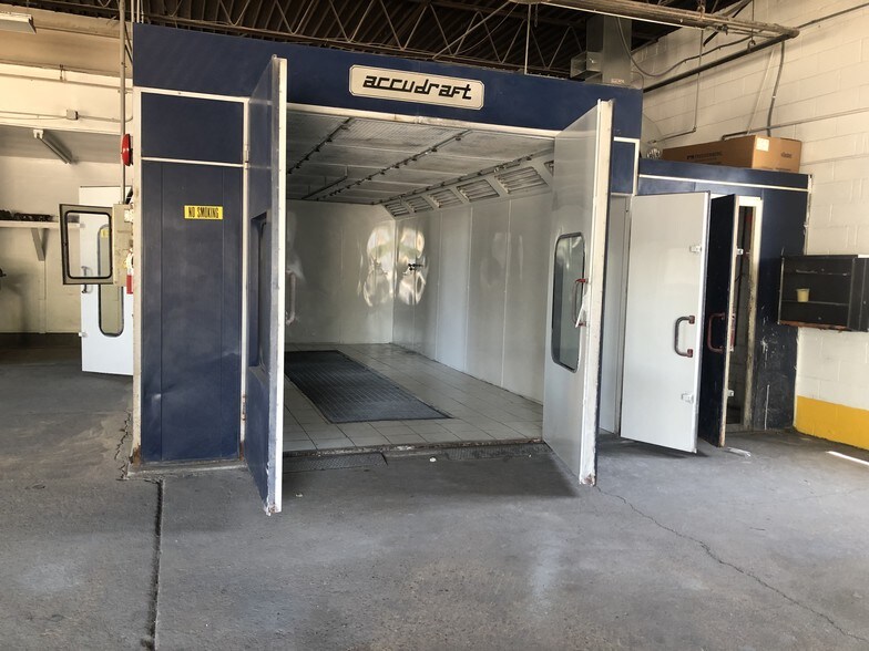 More Photos Of 3485 Lawson Blvd, Oceanside Auto Repair For Sale