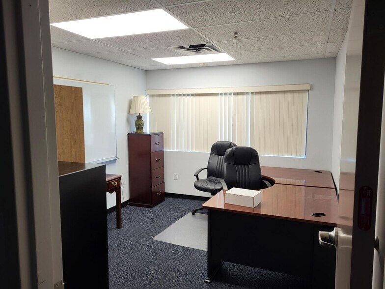 More Photos Of 1000 Green River Dr, Fairmont Office For Sale