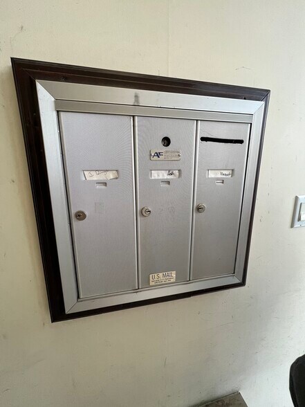 More Photos Of 107-20 Guy R Brewer Blvd, Jamaica Storefront Retail Residential For Lease