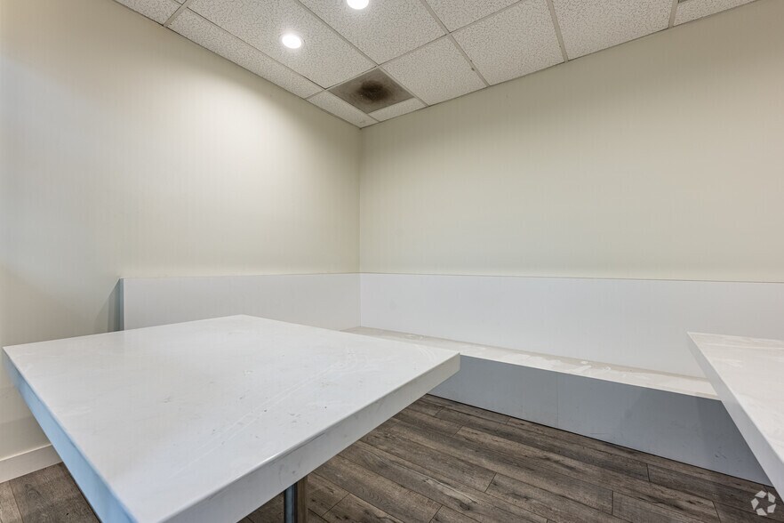 More Photos Of 1601 Perrino Pl, Los Angeles Manufacturing For Lease