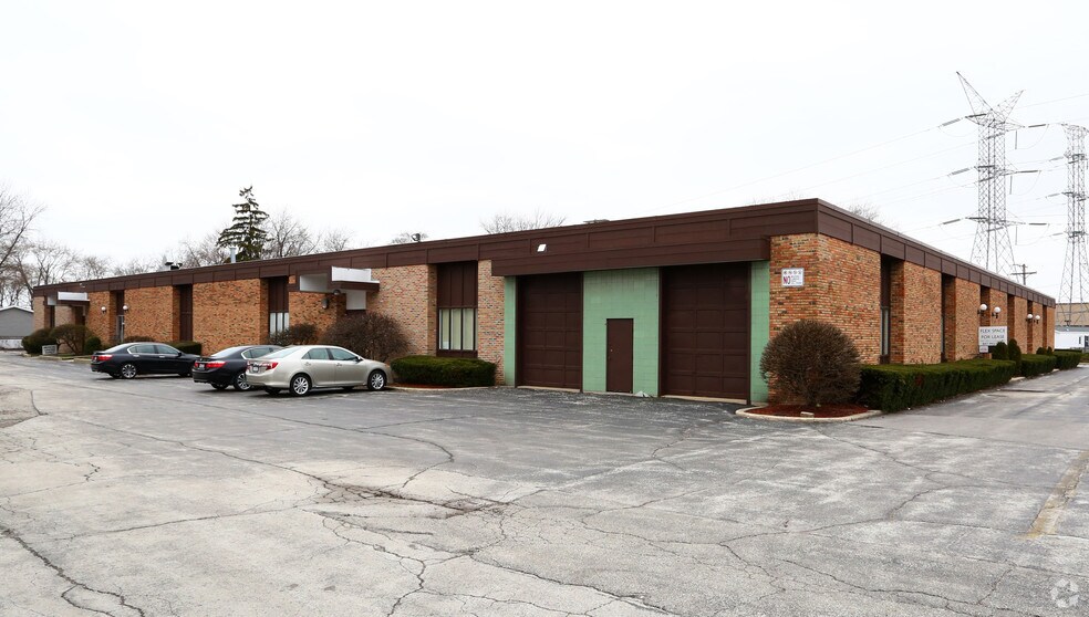 More Photos Of 110 S River Rd, Des Plaines Warehouse For Lease
