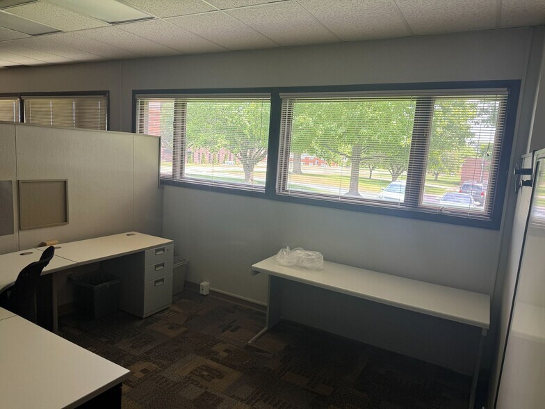 More Photos Of 2709 McGraw Dr, Bloomington Office Residential For Sale