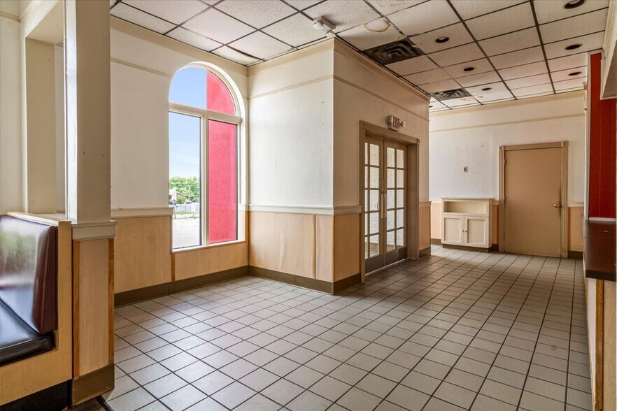 More Photos Of 4711 E National Rd, Richmond Fast Food For Sale