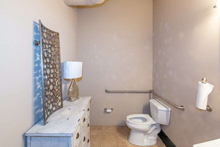 More Photos Of 319 Atlanta St, Marietta Office For Sale