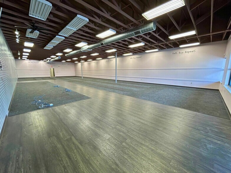 More Photos Of 1258 E Battlefield St, Springfield General Retail For Lease
