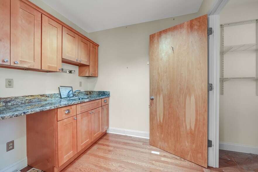 More Photos Of 36 Bergen St, Hackensack Loft Creative Space For Sale