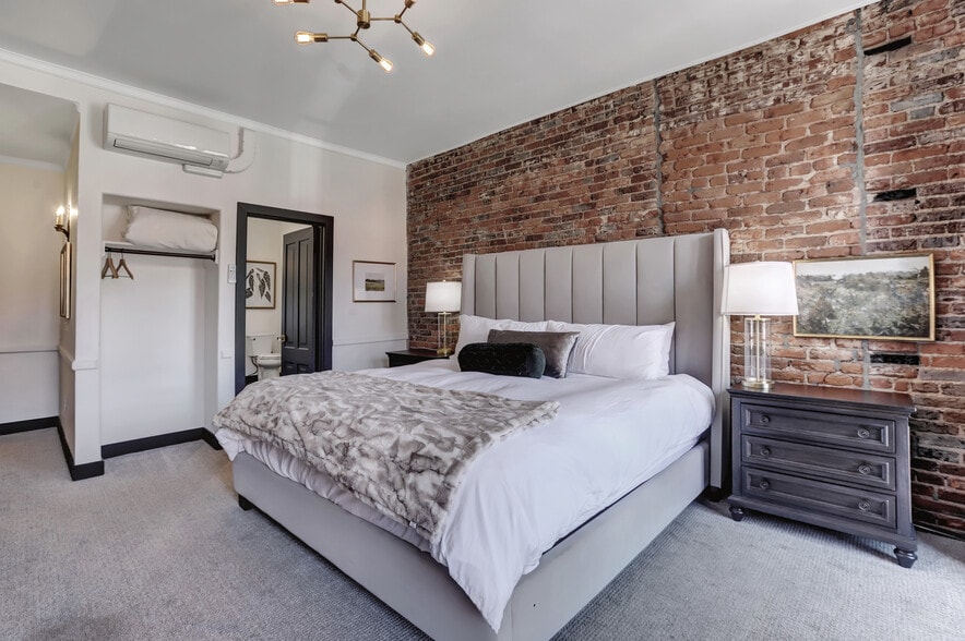 More Photos Of 233 Broad St, Nevada City Hotel For Sale