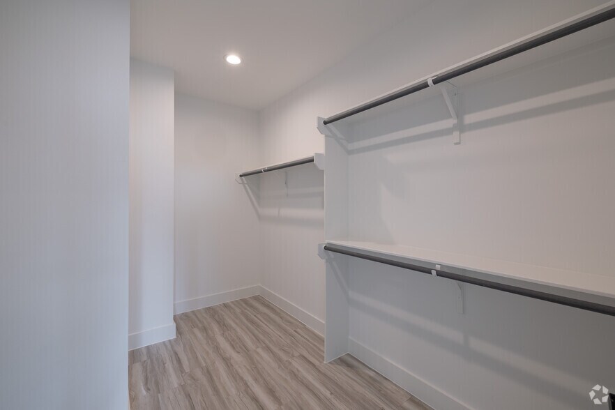 More Photos Of 2527 Judiway St, Houston Apartments For Sale