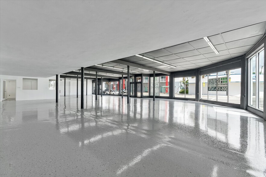 More Photos Of 1500 NW 36th St, Miami Storefront Retail Office For Lease