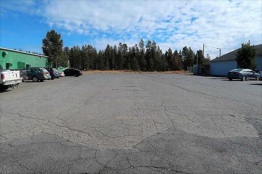 More Photos Of 52510 Highway 97, La Pine Freestanding For Sale