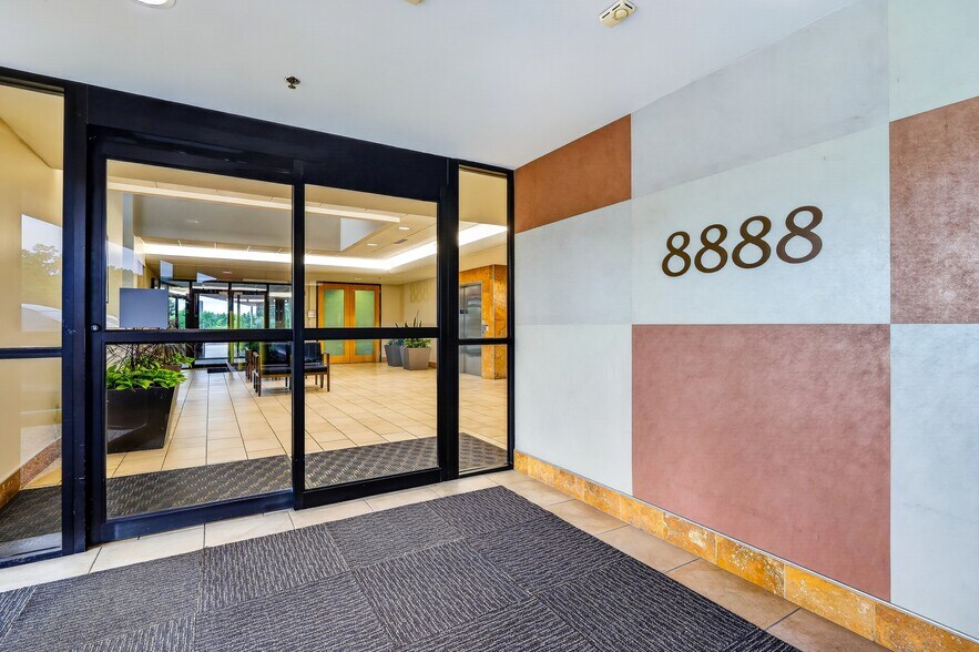 More Photos Of 8888 Ladue Rd, Ladue Medical For Lease