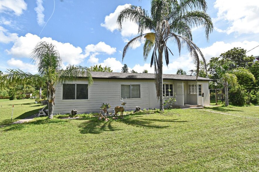 Primary Photo Of 1390 E Airport Blvd, Sanford General Retail For Sale