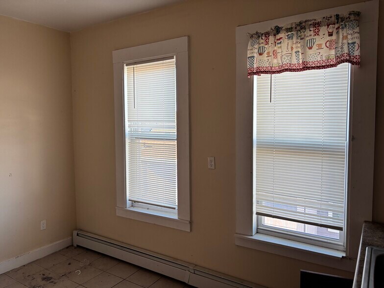 More Photos Of 373 Blatchley Ave, New Haven Apartments For Sale