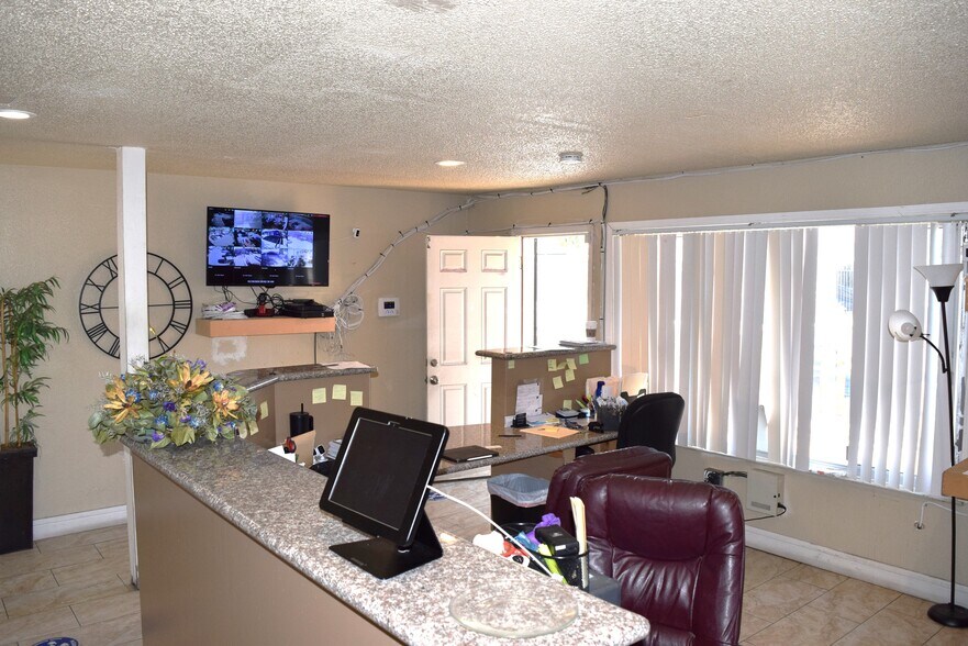More Photos Of 695 Plaza Ave, Sacramento Apartments For Sale