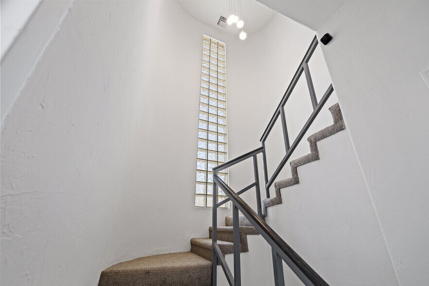 More Photos Of 68766 Perez Rd, Cathedral City Warehouse For Sale