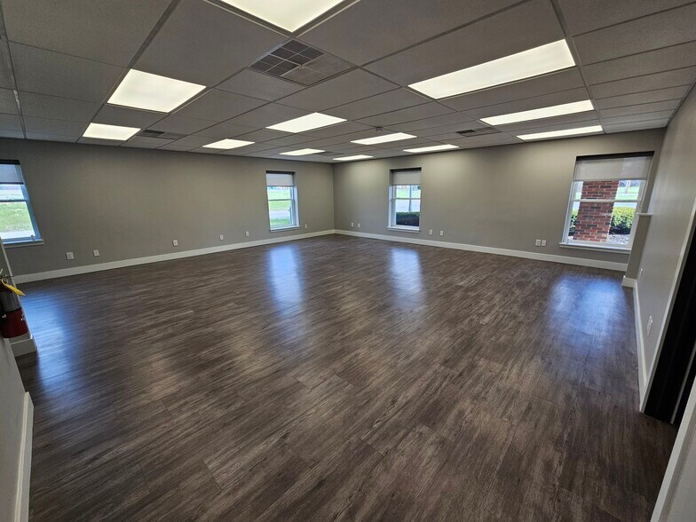 More Photos Of 1314 Barnhart Rd, Troy Office For Lease