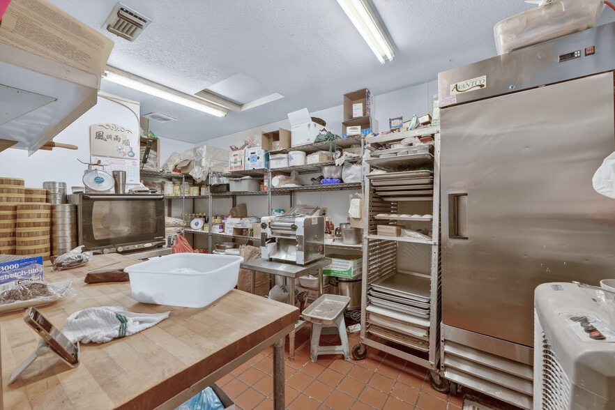 More Photos Of 1614 21st St, Sacramento Restaurant For Sale